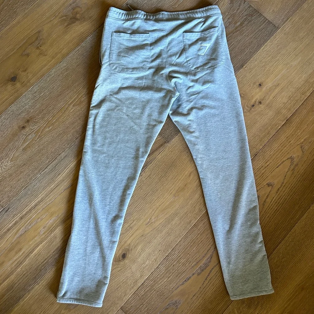 Gymshark Grey Tapered Jogger Sweatpants Men’s Size L